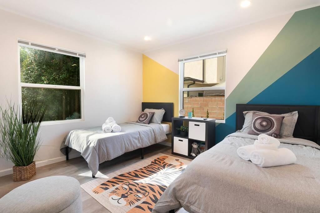 Beautiful 3 Bed 1 Bath Designer Home + Hot Tub Los Angeles Dış mekan fotoğraf
