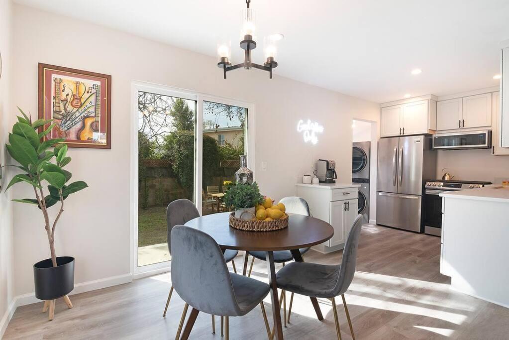 Beautiful 3 Bed 1 Bath Designer Home + Hot Tub Los Angeles Dış mekan fotoğraf